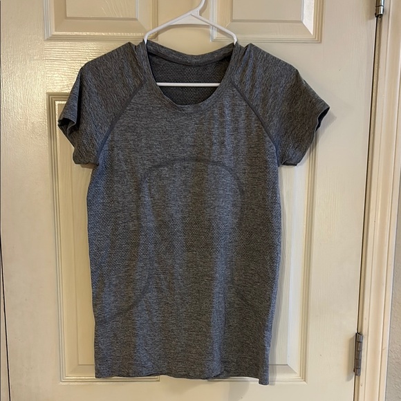 Gray Swifty tech Lululemon size 10 - Picture 1 of 4